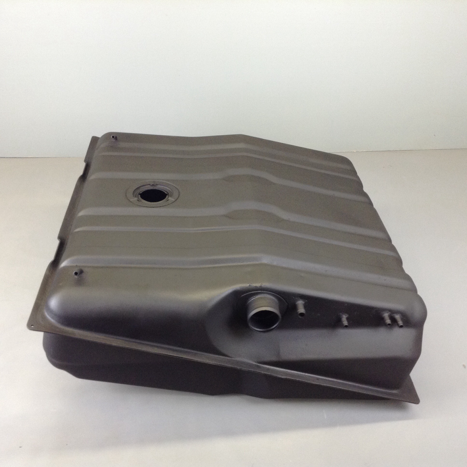 Scout II, Terra, Traveler 19 Gallon Metal Gas Fuel Tank IH Scout