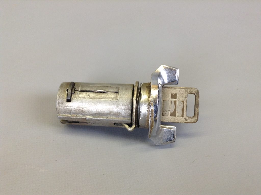 IGNITION KEY SWITCH 7280 SCOUT II WITH IH KEY! IH Scout