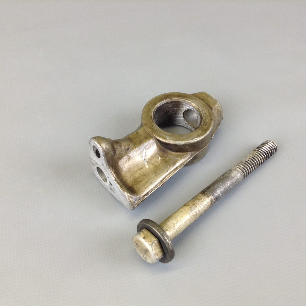 Rocker Arm Stand 4 cyl, V8 IH Scout