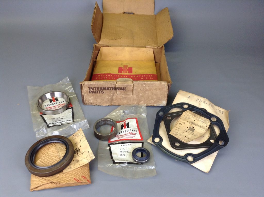 IH NOS STEERING GEAR REPAIR KIT 412624C91 IH Scout