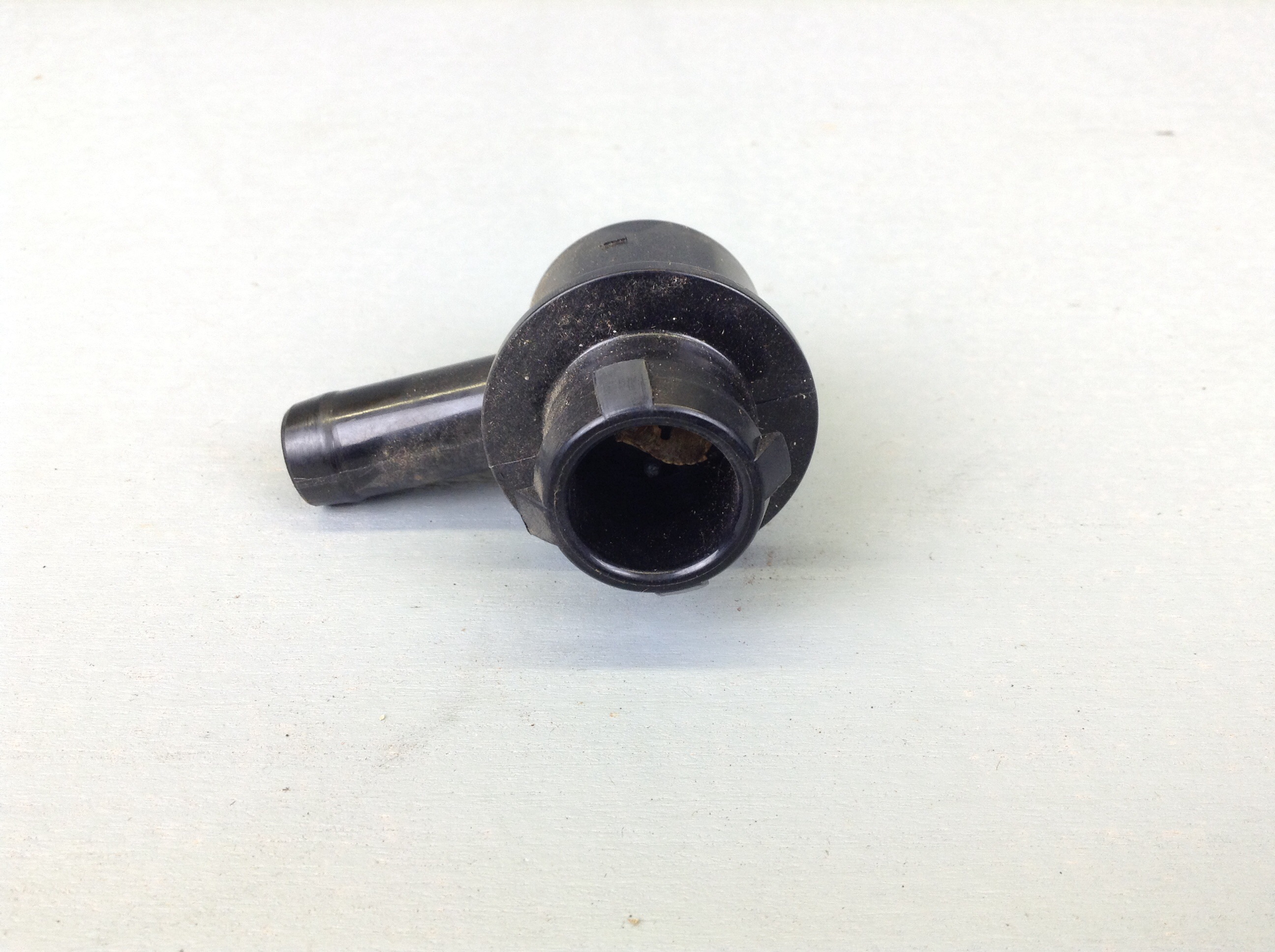 NOS Vacuum Booster Check Valve 357422C1 IH Scout